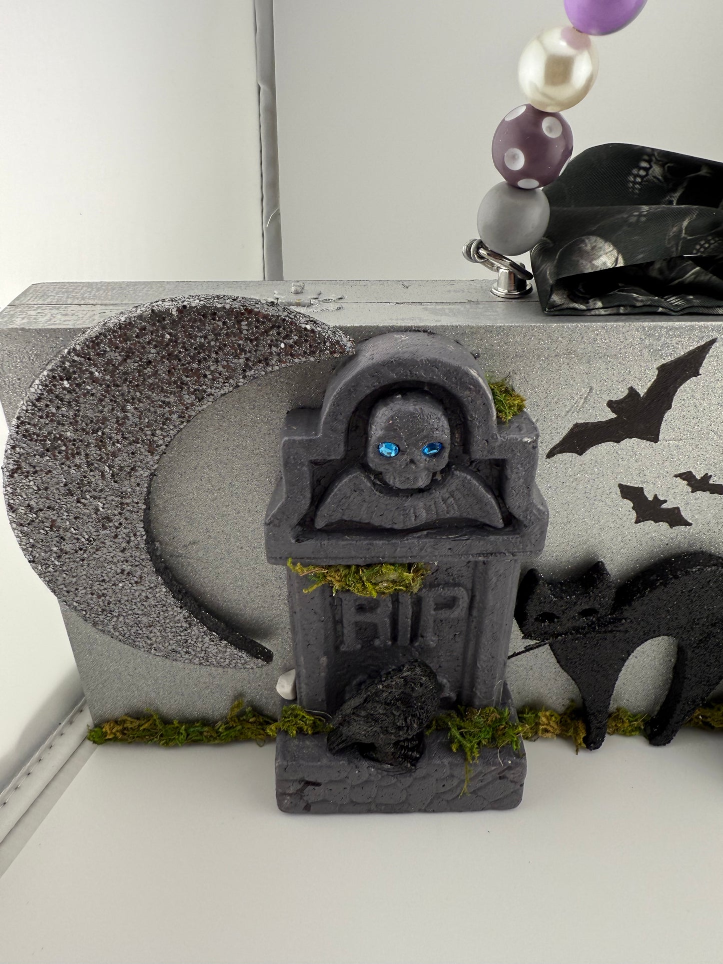 π€ Graveyard Cat Halloween Cigar Box Purse