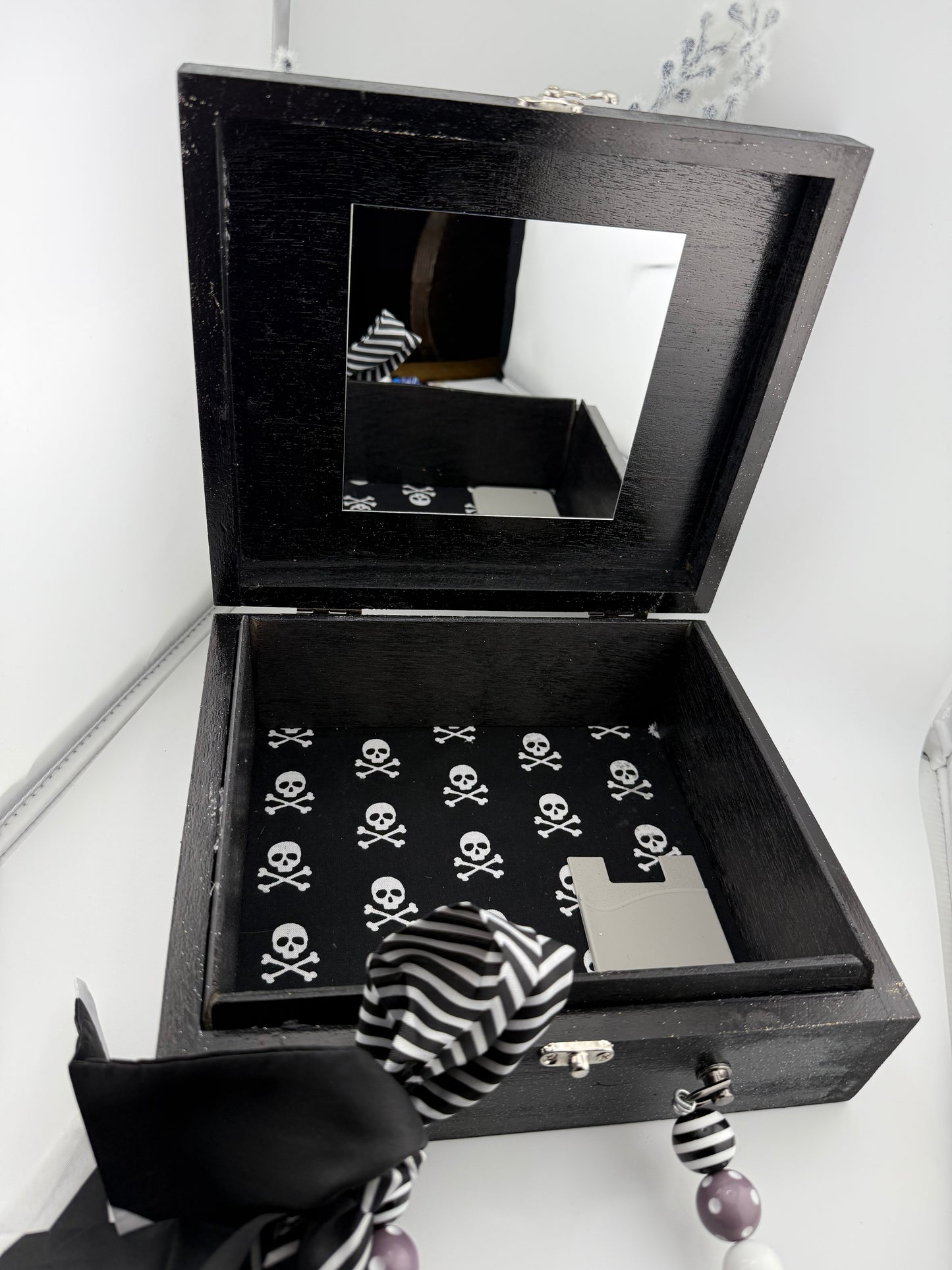 Spooky Skull Cigar Box Purse 🖤💀✨