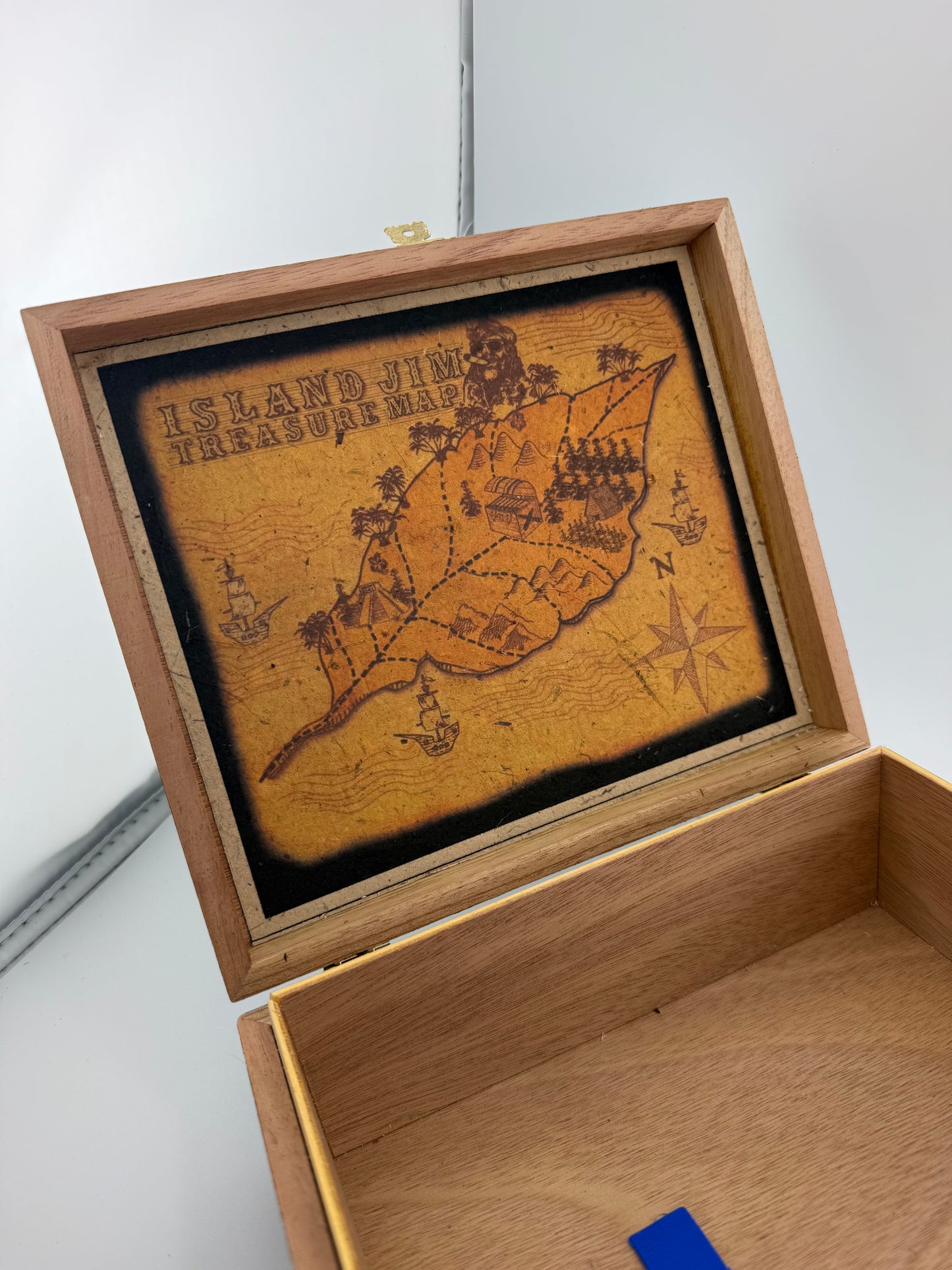Island Jim Cigar Box Purse 🌺🌴